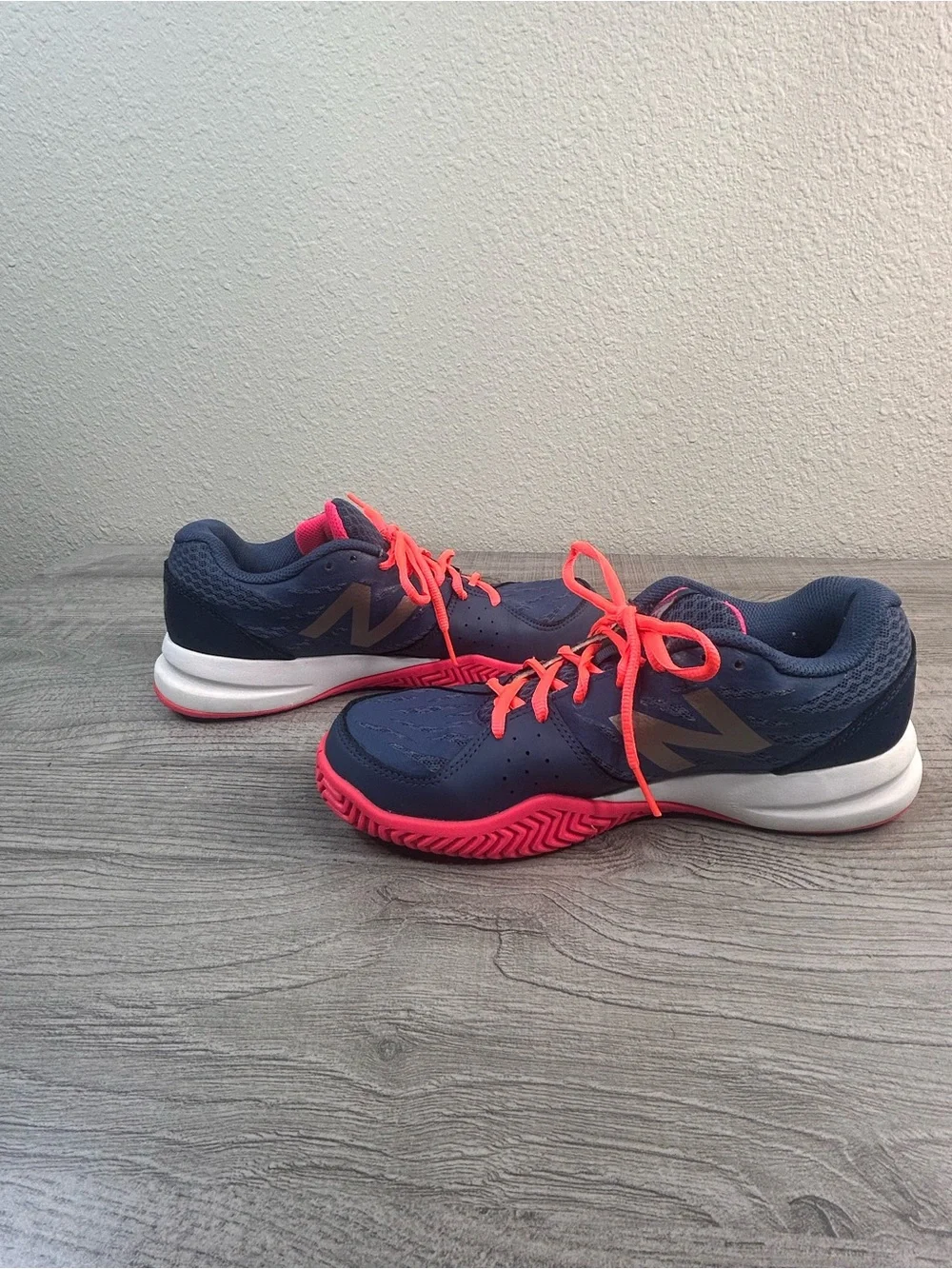 New Balance 696V4 Navy & Pink Running Sneakers Women’s Size 8.5